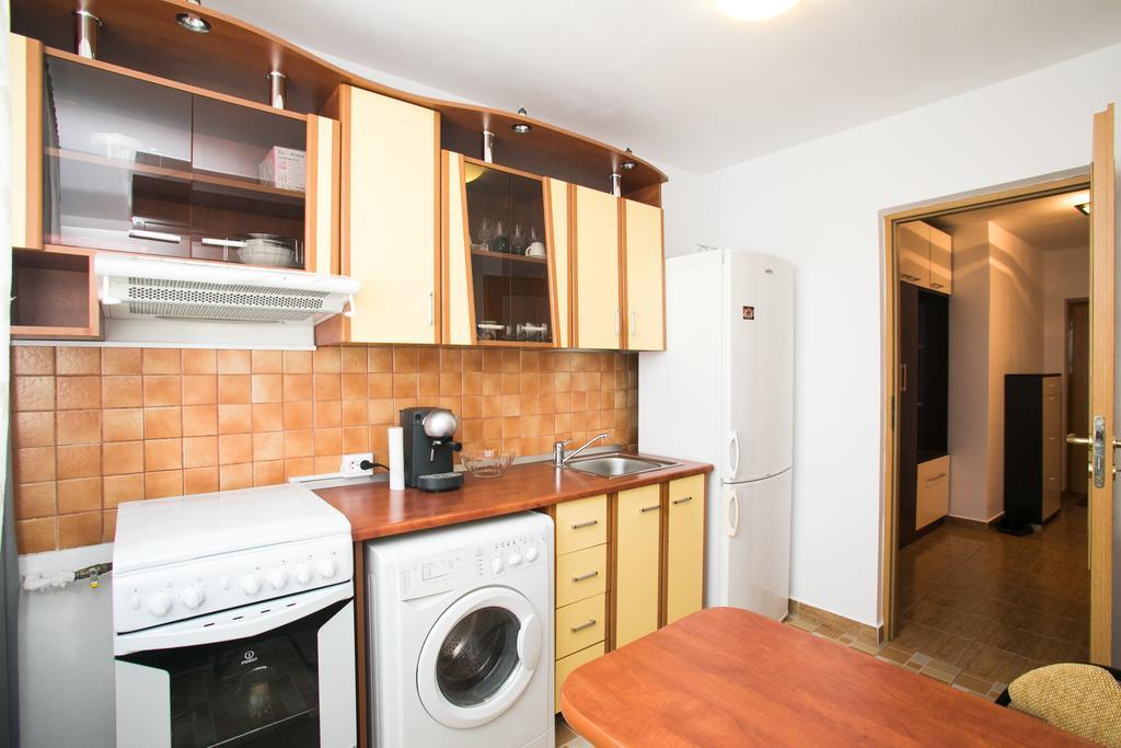 Sky Residence Boekarest Kamer foto