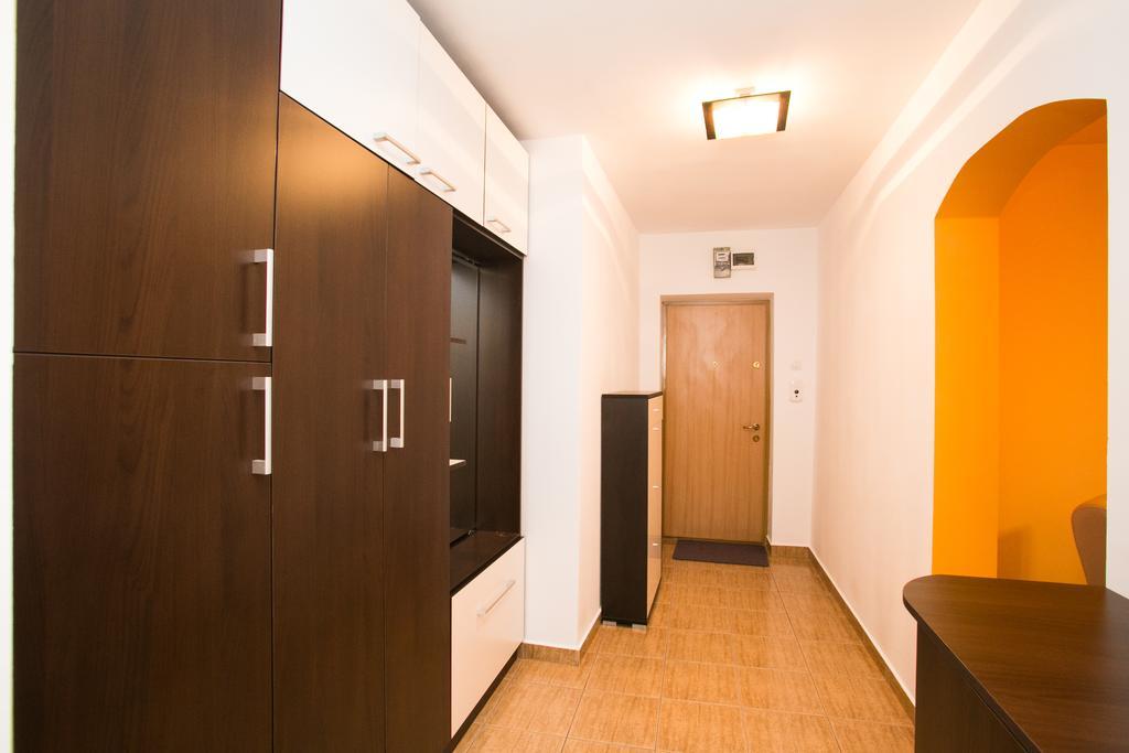 Sky Residence Boekarest Kamer foto