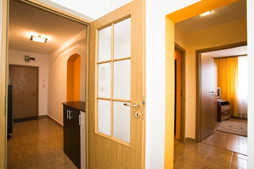 Sky Residence Boekarest Kamer foto